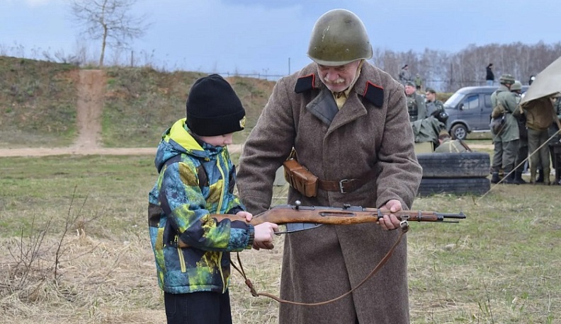 В Тарусе воссоздали битвы Великой Отечественной войны