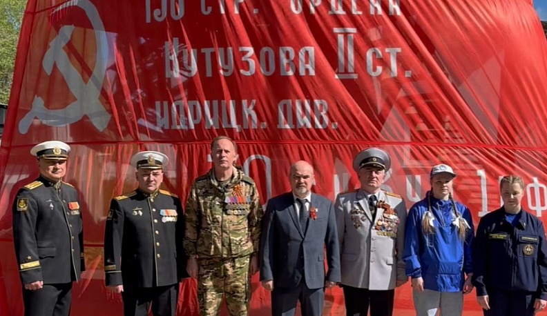 На обнинской метеовышке установили Знамя Победы