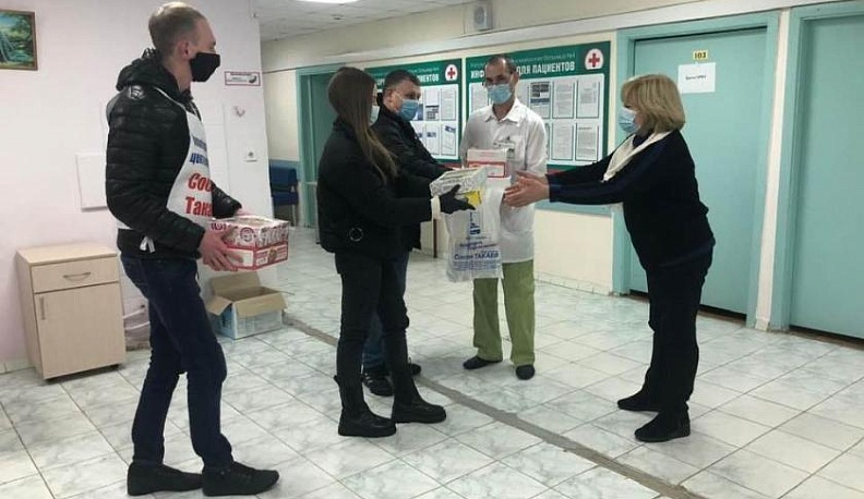 Депутат Сослан Такаев поздравил медиков с Рождеством