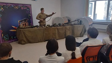 Калужские реконструкторы погрузили кондровских школьников в историю Великой Отечественной войны 