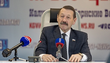 От снега и труб  до турбин и костюмов