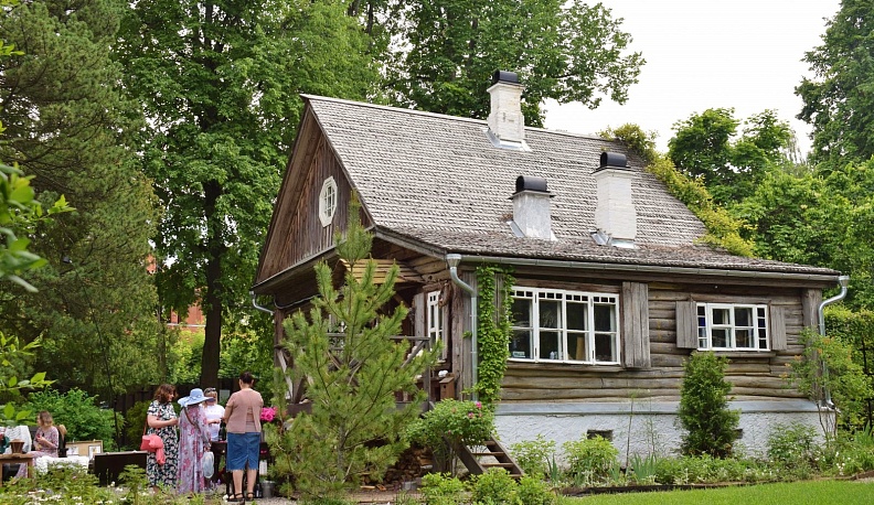 В Тарусе в Саду Ракицкого прошёл праздник пионов