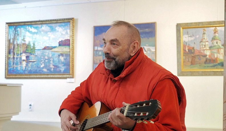 Петр Катериничев прочитал стихи с сигаретных пачек