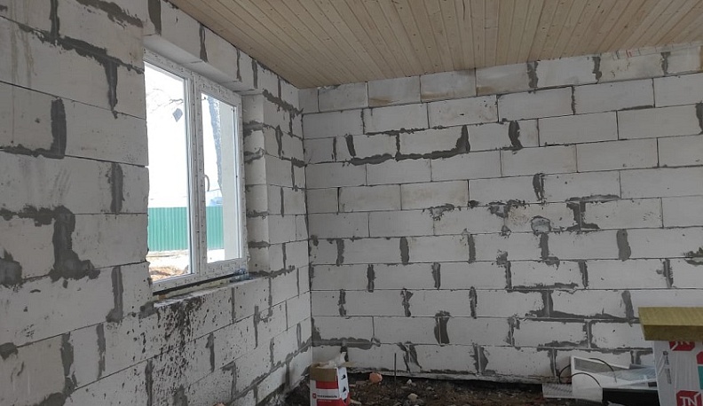 В Износках завершается строительство жилого дома для работника культуры