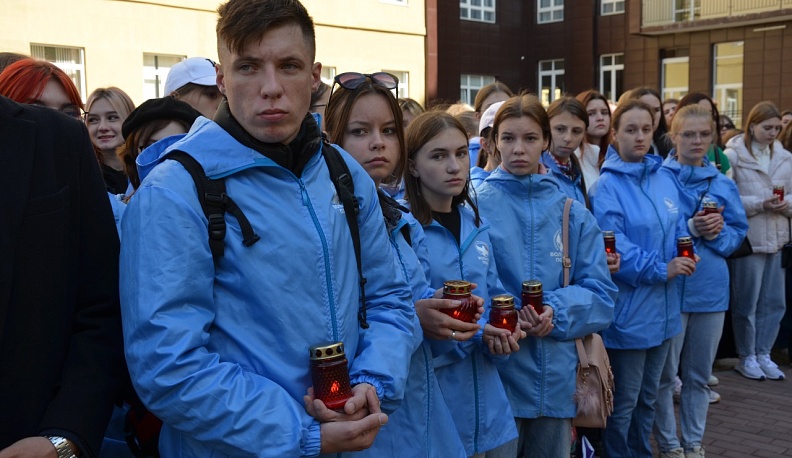 В Калуге прошла акция «Капля жизни», посвященная Дню солидарности в борьбе с терроризмом