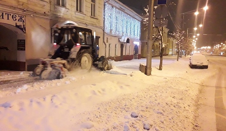 69 единиц техники занимаются уборкой снега в Калуге