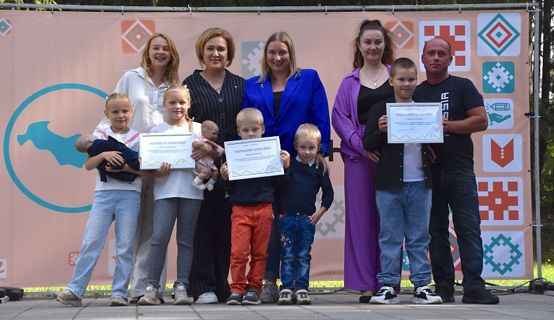 Людиновцы встретились с вокалистом, певцом, блогером из Москвы Владом Кудиновым