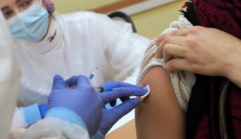 В новый пункт вакцинации в калужском ТЦ обратились более 60 человек за день