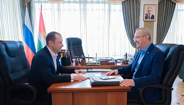 Владислав Шапша провел рабочий разговор со своим заместителем Александром Шляпниковым 