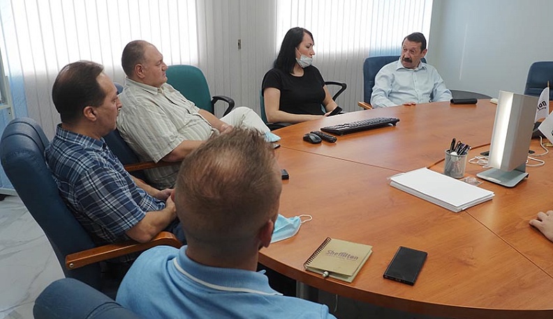 Геннадий Скляр встретился с коллективом завода ЭЛИКОР