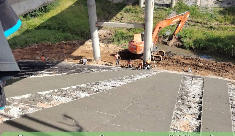 В Перемышльском районе продолжаются работы по ремонту моста через реку Кванка