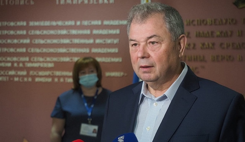 Анатолий Артамонов поздравил калужских медиков с их профессиональным праздником