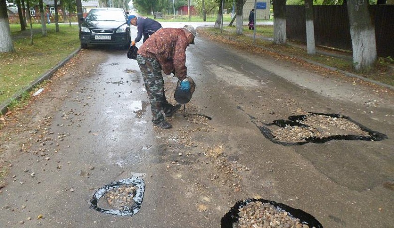 В Бетлице проведён ямочный ремонт 