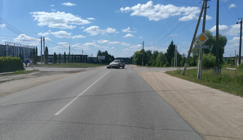 В Малоярославце Nissan столкнулся с мотоциклом SYS