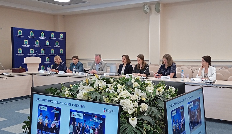 В Калуге состоялась встреча с победителями конкурса Президентского фонда культурных инициатив