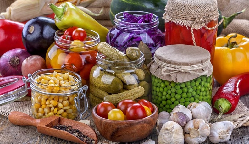 Сосед украл у соседки 30 кг овощей и заготовки