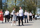 В Сухиничах местные жители пробежали эстафету и станцевали вальс
