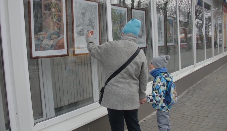 В витринах Дома художника в Калуге проходит выставка «Мастер и ученик»