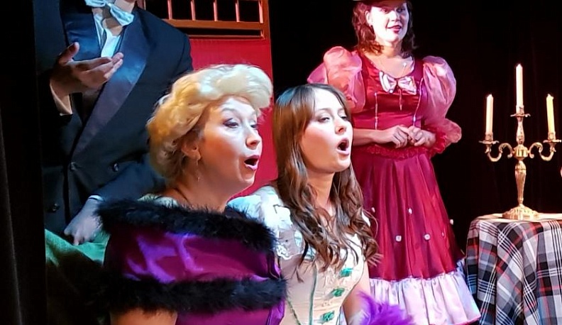 Музыкальный театр Оксаны Набойченко споет басни Ивана Крылова в калужском Доме музыки. Видео