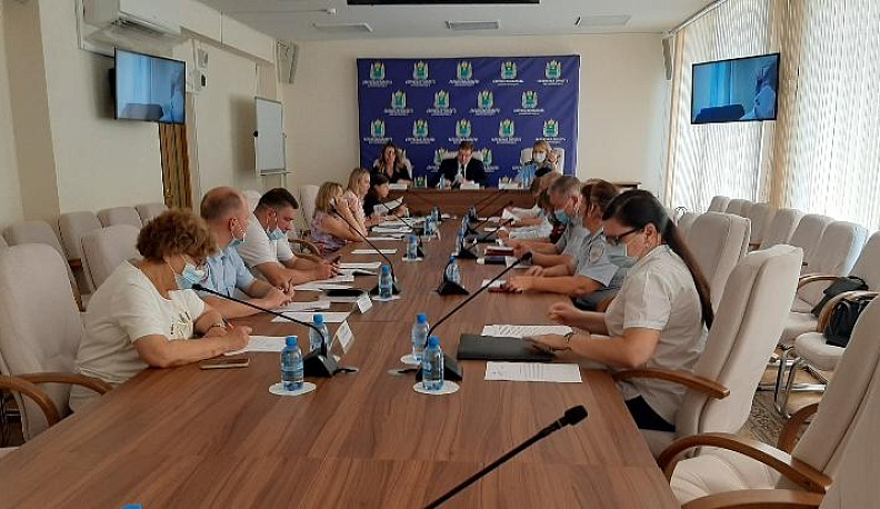 В Калужской области обсудили возможность оказания экстренной помощи детям из "трудных" семей