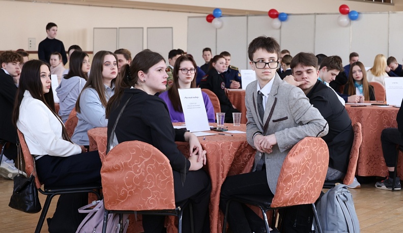 Молодые интеллектуалы проверили свои знания законодательства и истории представительной власти