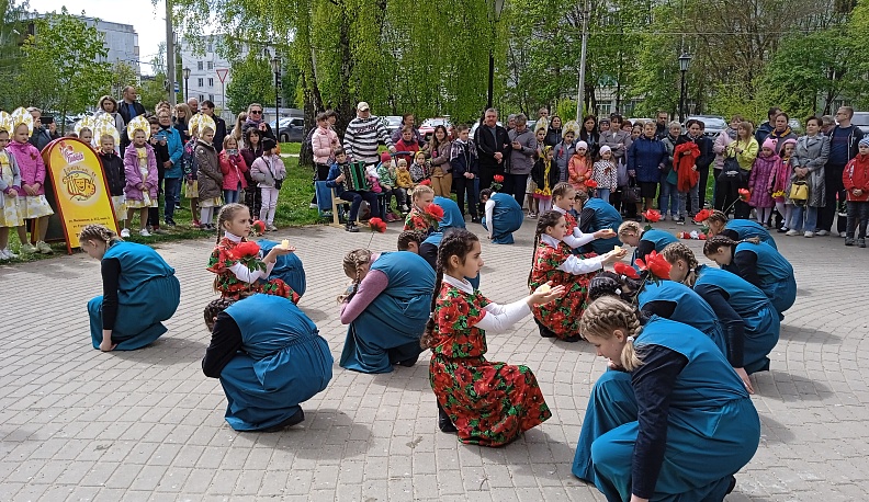 В преддверии 78-й годовщины Победы в калужском микрорайоне «Кубяка» состоялся праздничный концерт