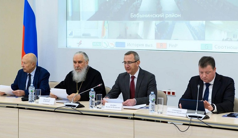 Владислав Шапша: «Мы должны создать условия для устойчивого роста семейного благополучия. Оно зависит от целого ряда материальных и нематериальных факторов»