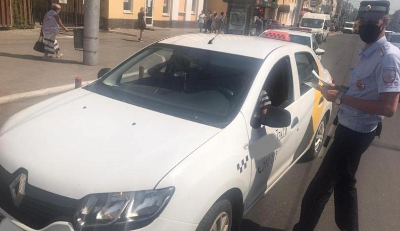 В Калуге проверили таксистов на соблюдение масочного режима
