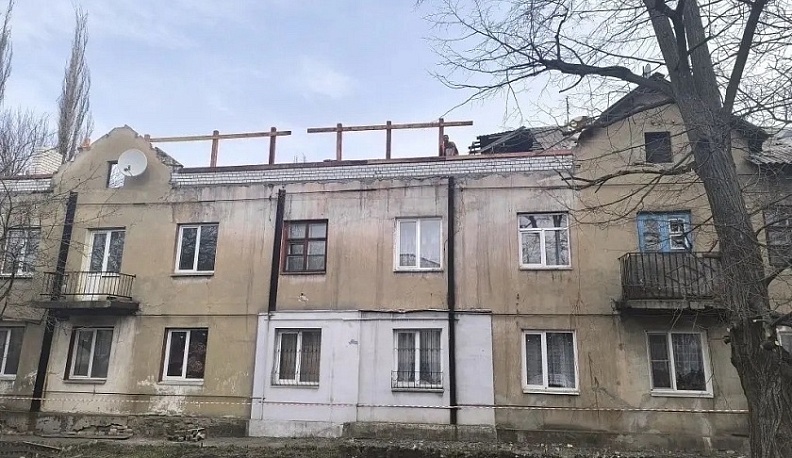 Калужские строители восстанавливают дом в подшефном Первомайске