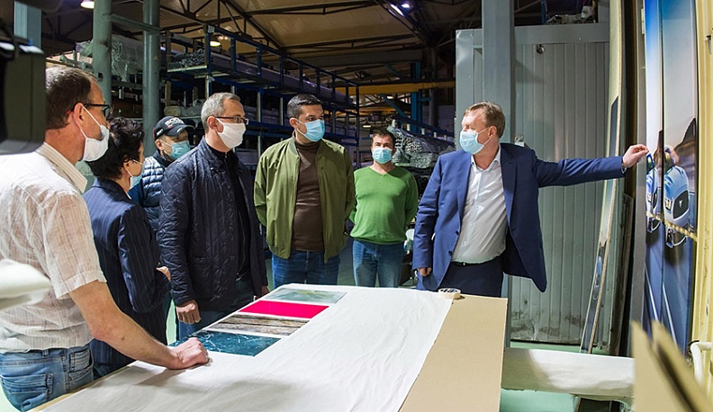 Владислав Шапша познакомился с работой инновационного предприятия в Малоярославецком районе