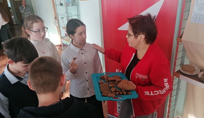 Сосенским школьникам рассказали про блокадный хлеб