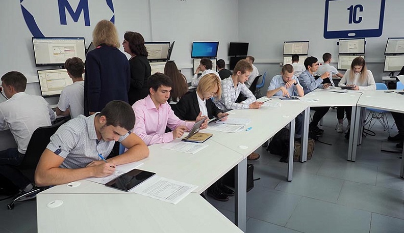 К 2024 году в Калужской области создадут не менее 50 учебных мастерских 