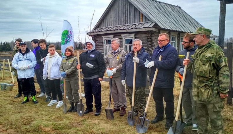Актёры из «Подольских курсантов» высадили деревья памяти в Калужской области