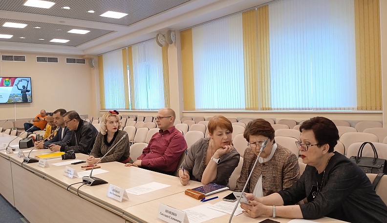 В Калуге состоялась встреча с победителями конкурса Президентского фонда культурных инициатив