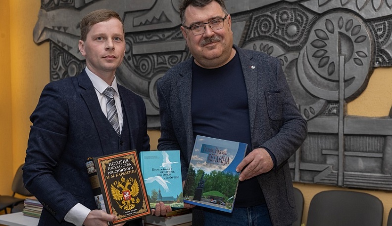 К акции по сбору книг для детских библиотек Луганска и Первомайска присоединились редакции районных газет Калужской области