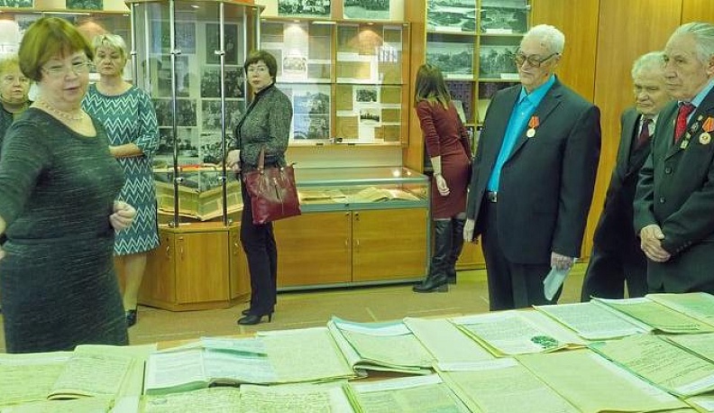 Я - свежий ветер, огонь крылатый, и наше время на циферблатах!