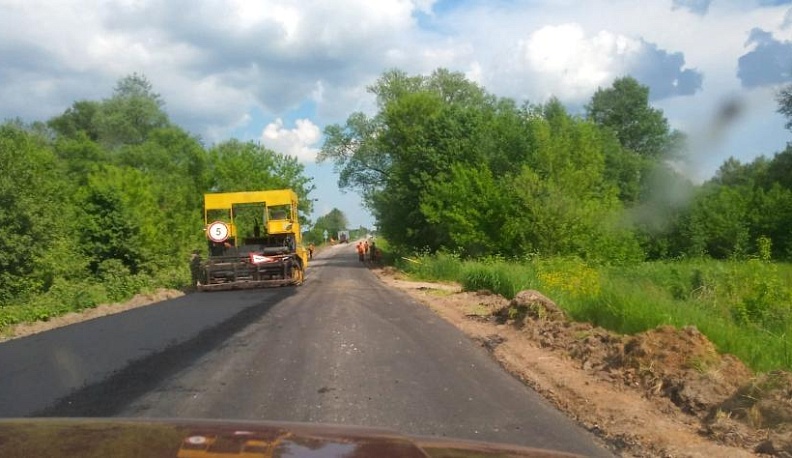 В Козельском районе достраивают дорогу до монастыря в Клыкове