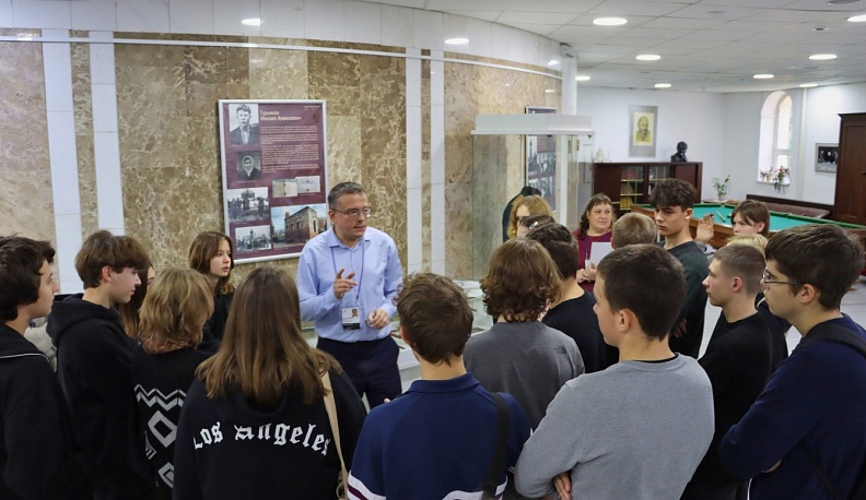 В Жуковском районе открылась выставка, посвященная Герою Советского Союза 