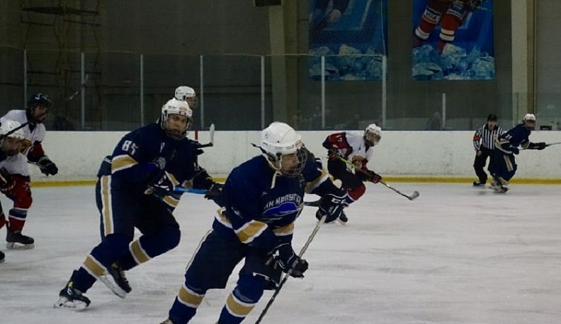 Калужские хоккеисты одержали две победы в матчах первенства ЦФО