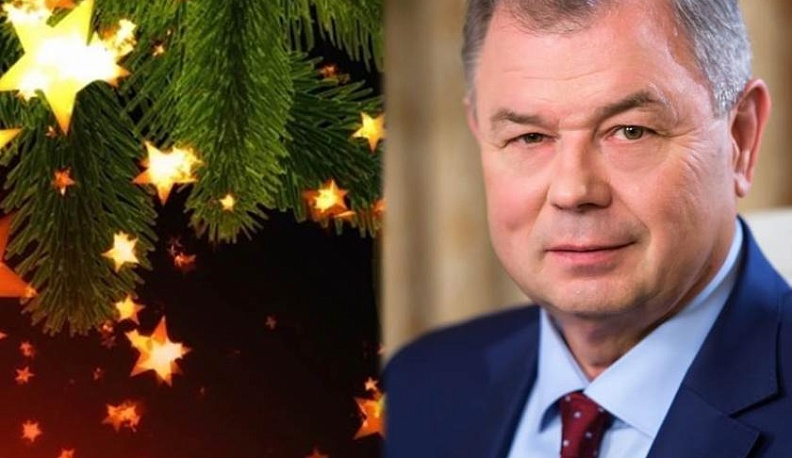 Анатолий Артамонов поздравил калужан с Новым годом