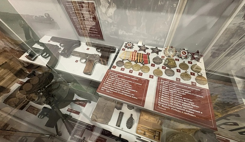 В Калужском объединённом музее-заповеднике открылась выставка «Когда бушуют грозы»