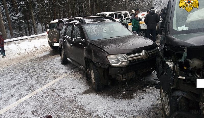 В Калужской области столкнулись шесть машин, пострадала девочка
