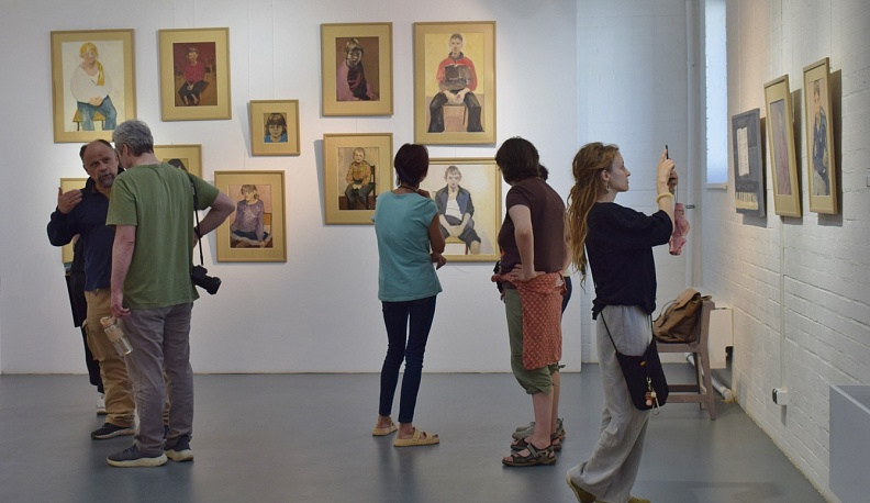 В Тарусе открылась выставка «Время в воздухе плывёт»