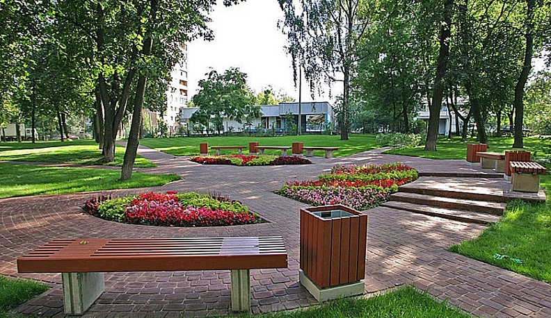 В Людинове продолжаются работы по благоустройству территорий