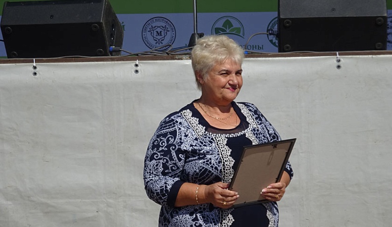 Алла Рахимбаева стала лучшим дворником Калуги