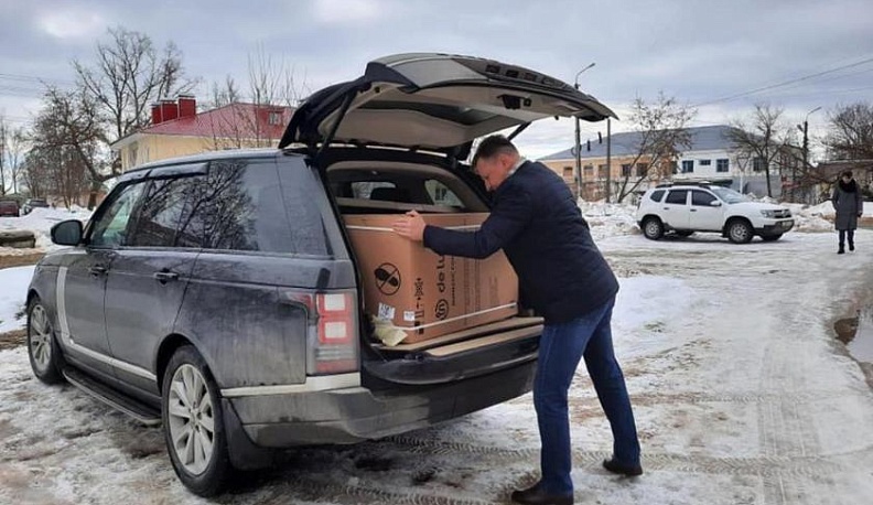 Калужский депутат подарил 98-летнему ветерану газовую плиту 