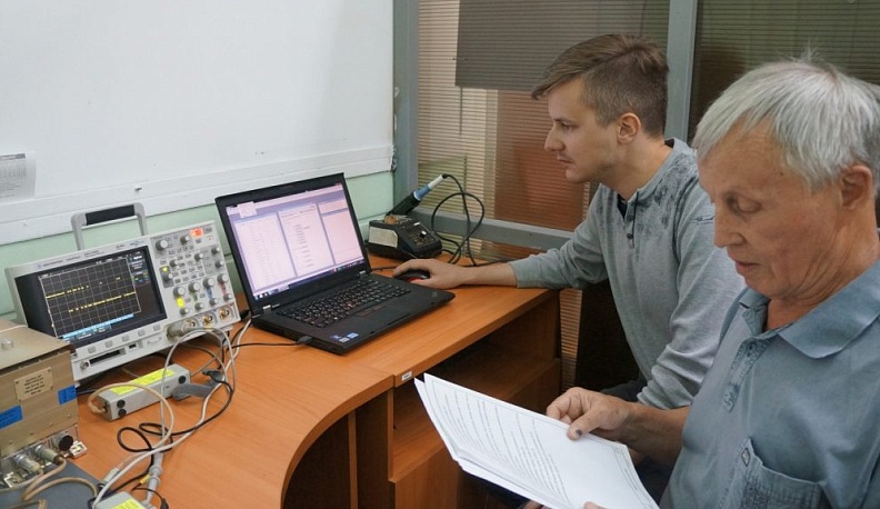 Космический прибор из Тарусы полетел на Луну