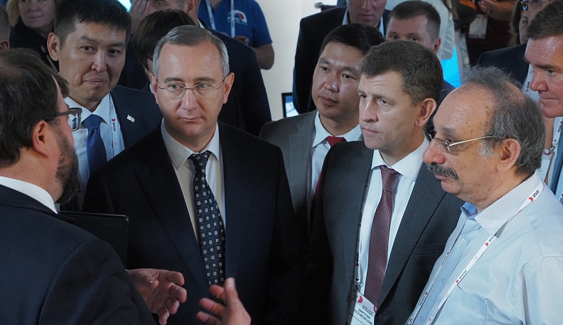 В ИКЦ продолжил работу форум «Цифровая эволюция-2022»  