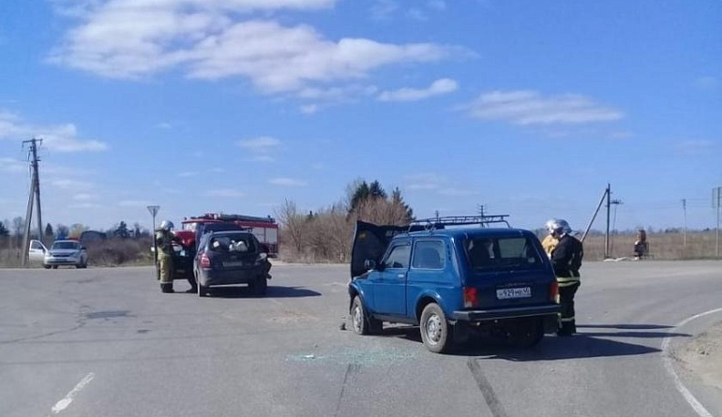В Бабынинском районе столкнулись две Лады