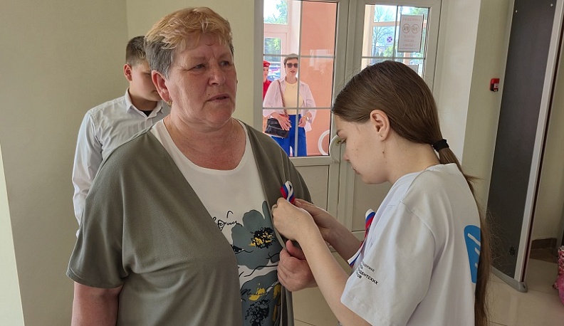 15 юных жителей Сухиничского округа получили свой первый паспорт
